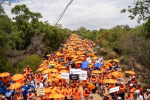 Duisende mense het saamgestap teen die Bela-wet