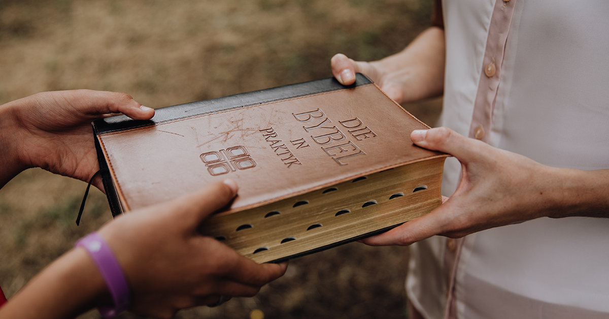 12 Bybelse riglyne oor hoe om armoede te takel
